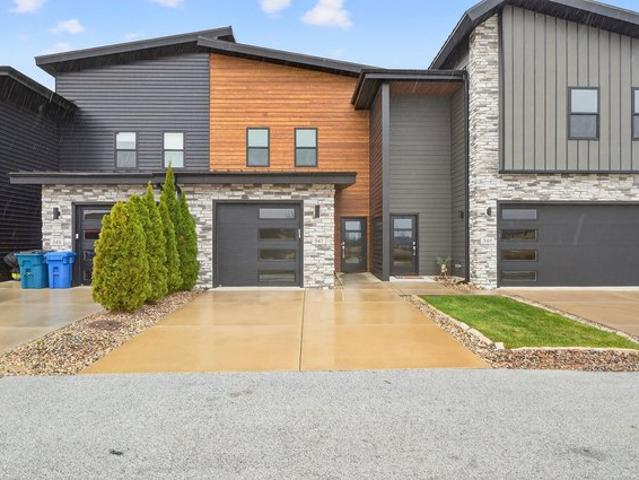 Townhouse for sale in Crown Point, Indiana