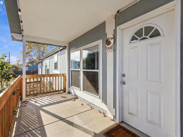 House for sale in Creswell, Lane County
