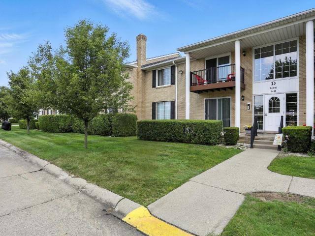 Condo for sale in Sterling Heights