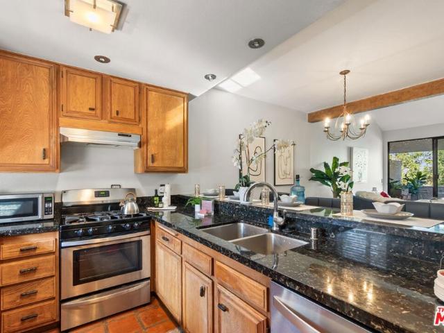 Condo for sale in Canoga Park, California