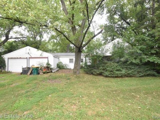 House for sale in Wixom, Michigan