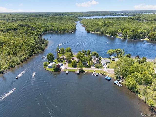 House for sale in Hamburg, Michigan