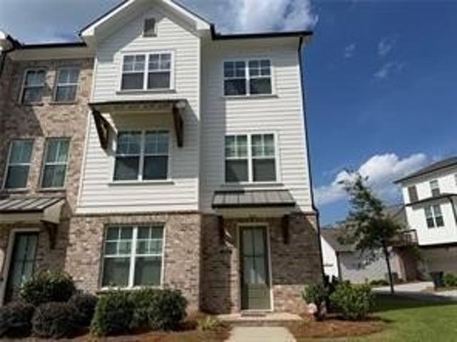 Townhouse for sale in Suwanee, Georgia