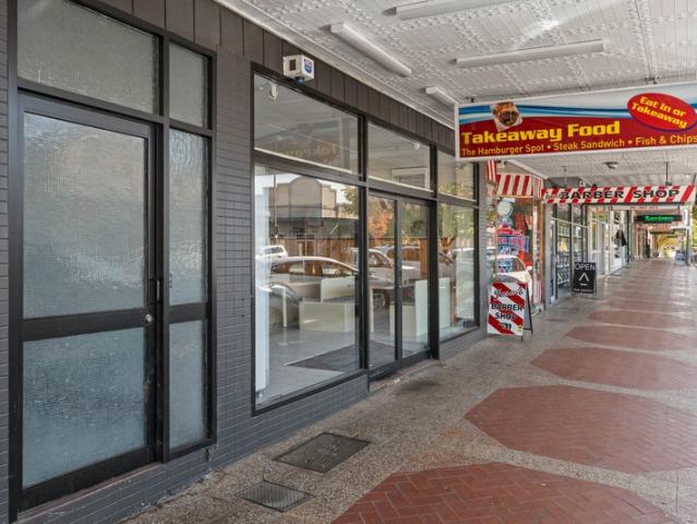 Retail for rent in Brisbane Grove, New South Wales