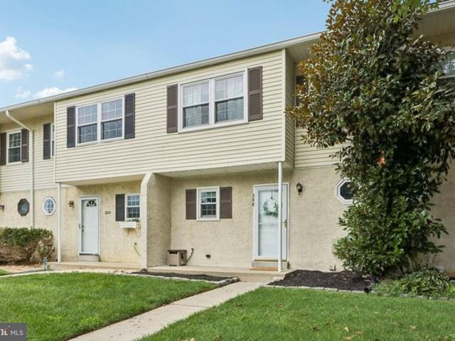 Townhouse for sale in Chester, Pennsylvania