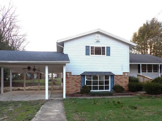 House for sale in Sistersville, West Virginia