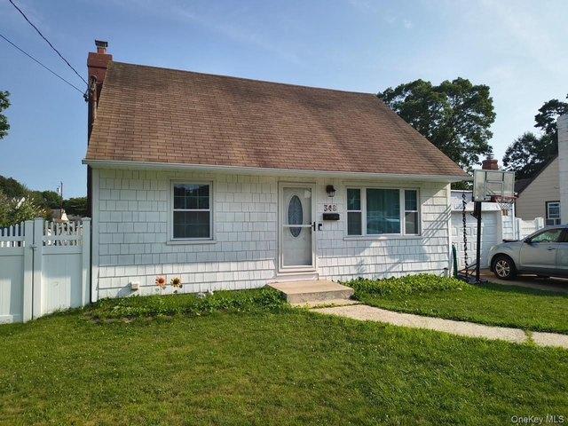 House for sale in Bohemia, New York