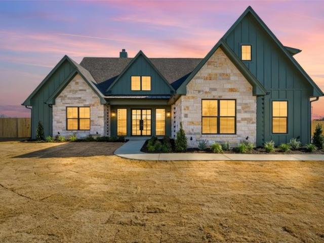 House for sale in China Spring, Texas