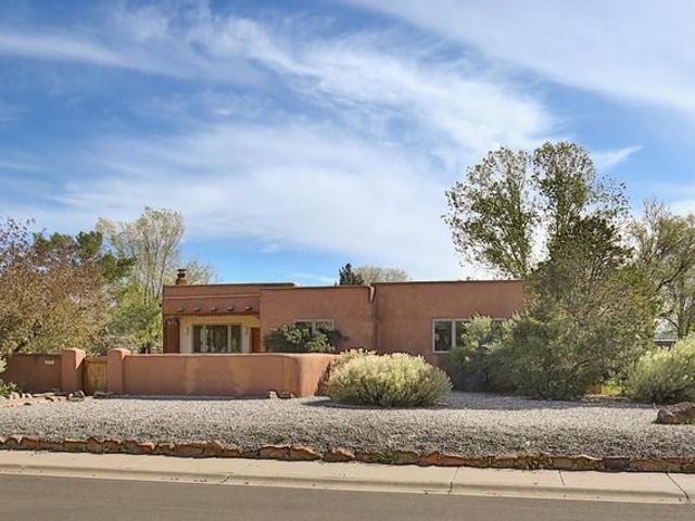 House for sale in El Prado, New Mexico