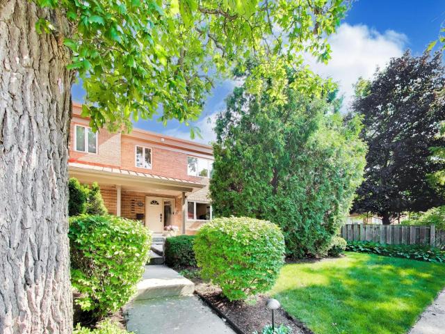 Townhouse for sale in Highland Park, Illinois