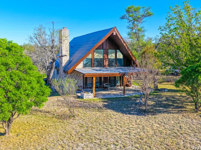 House for sale in Pipe Creek, Texas