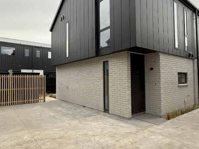 House for rent in Chaslands, Canterbury