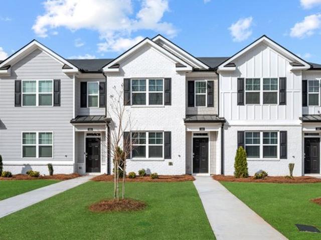 Townhouse for sale in Stockbridge, Georgia