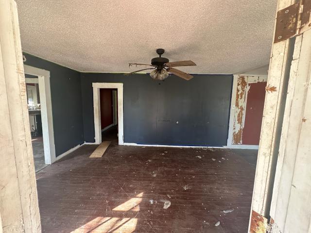 House for sale in Donie, Texas