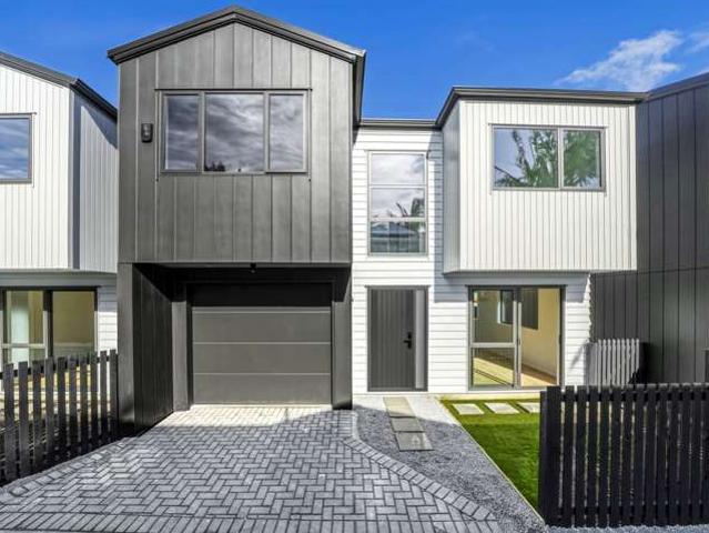 Townhouse for sale in Howick, Oroua County