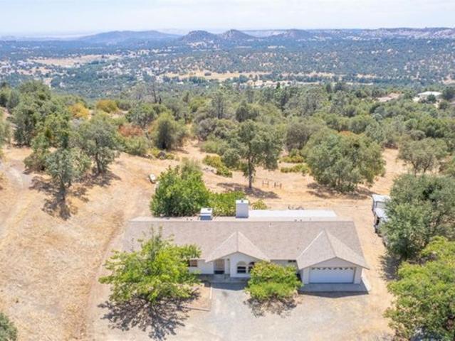 House for sale in Auberry, California