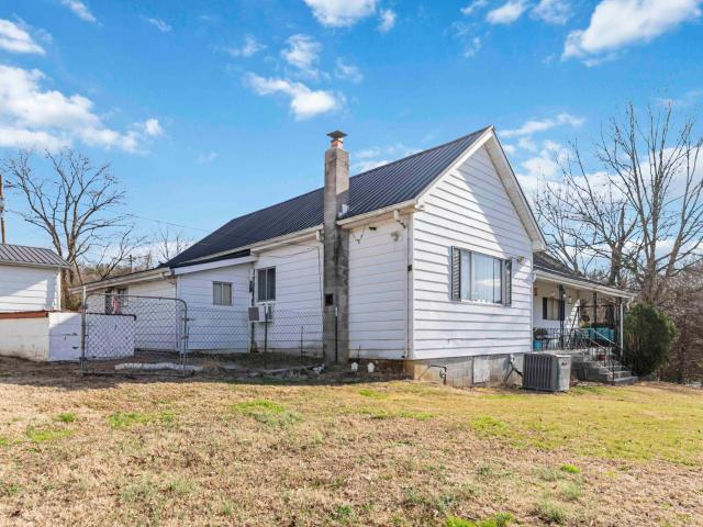 House for sale in Williamsburg, Kentucky