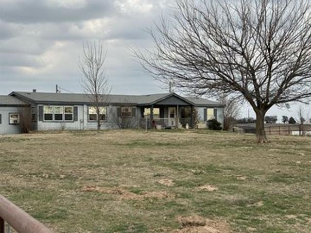 House for sale in Hennessey, Oklahoma