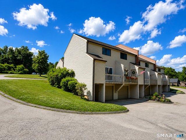 Townhouse for sale in Torrington, Connecticut