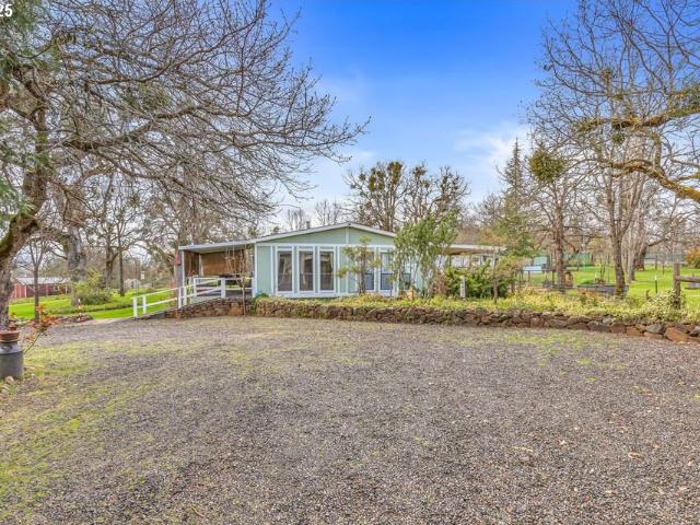 House for sale in Eagle Point