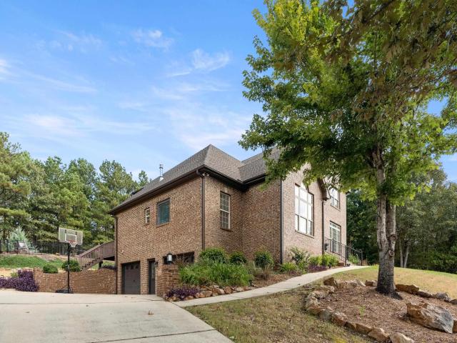House for sale in Chelsea, Alabama