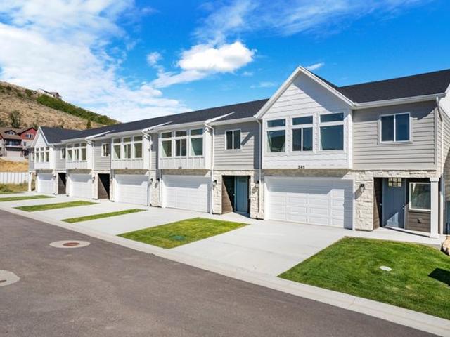 Townhouse for sale in Garden City, Utah