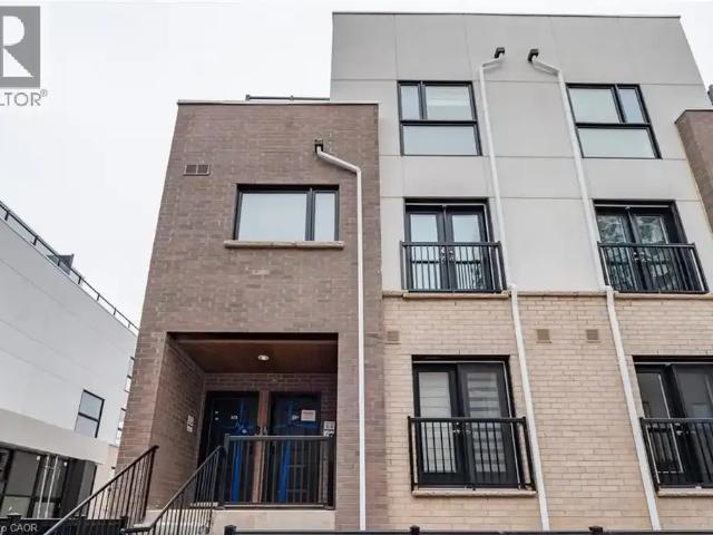 Townhouse for rent in Trafalgar, Oakville