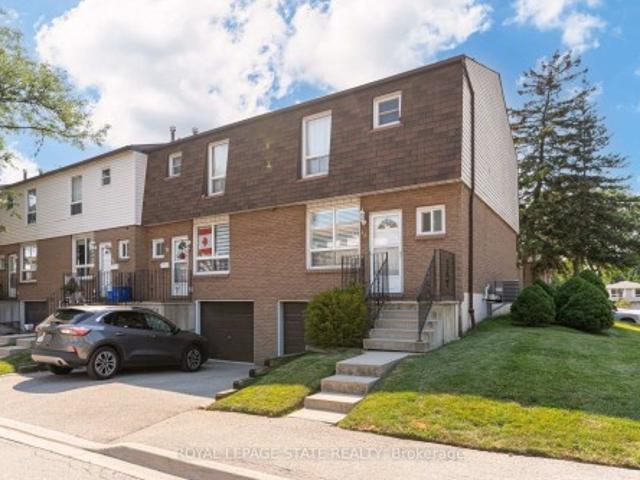 Townhouse for sale in Ancaster, Ontario