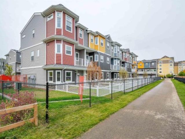 Townhouse for sale in Saint Albert, Alberta
