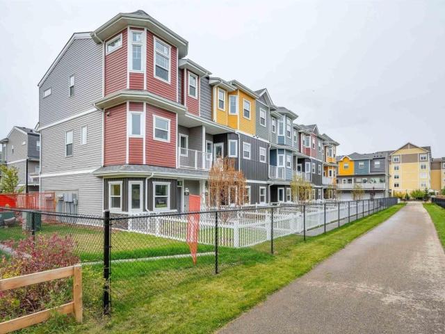 Townhouse for sale in Saint Albert, Alberta
