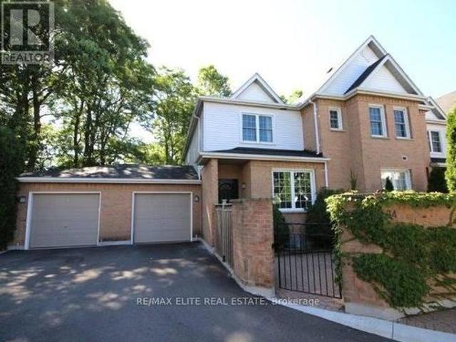 Townhouse for sale in Arva, Ontario