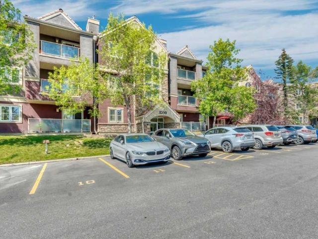 Apartment for sale in Northwest, Alberta