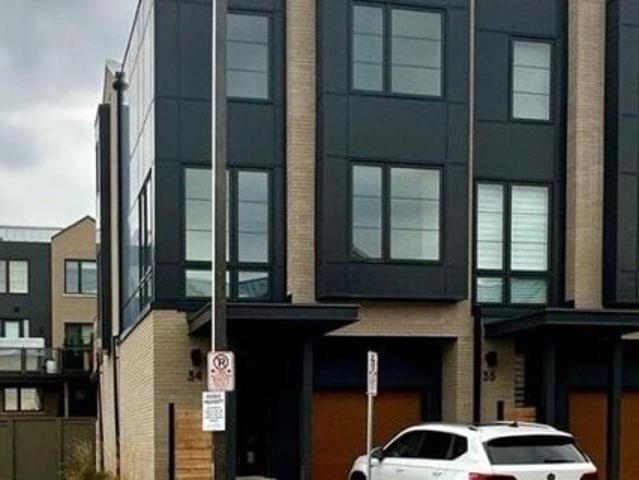 Townhouse for sale in Burlington, Ontario