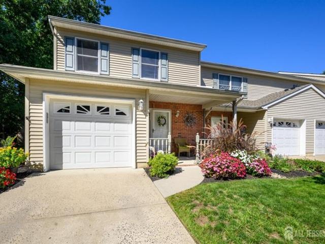 Townhouse for sale in Spotswood, Middlesex County
