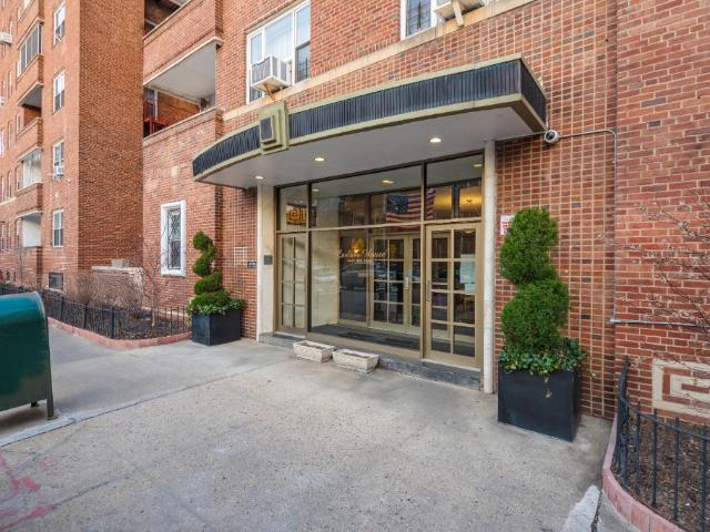 Property for sale in Queens, Arverne