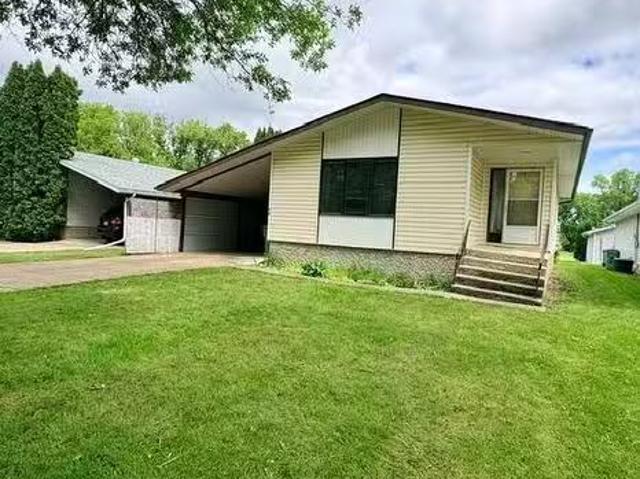 House for sale in Dauphin, Manitoba