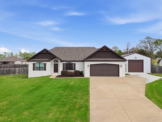House for sale in Ark
