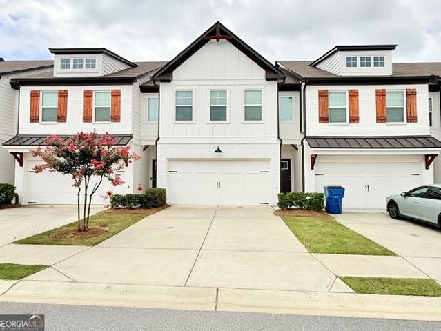 Townhouse for sale in Auburn, Georgia