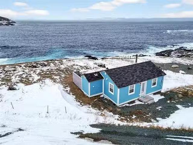 House for sale in Pouch Cove, Newfoundland And Labrador