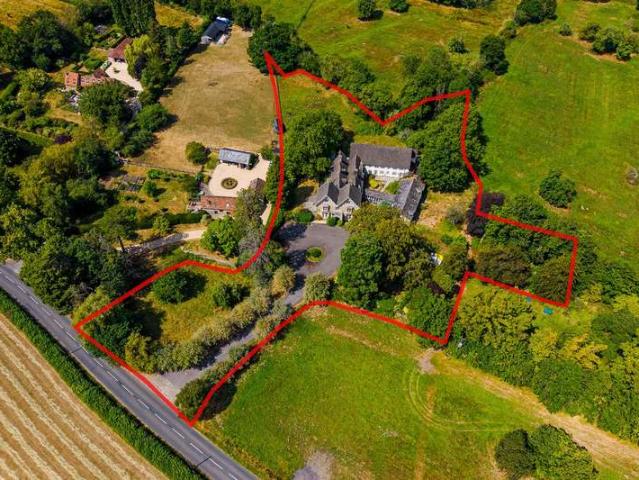Farm for sale in Breadstone, School House