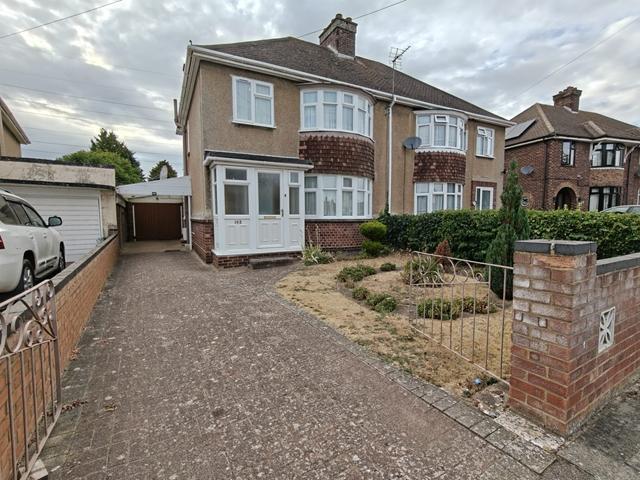 House for rent in Queens Park, Bedford