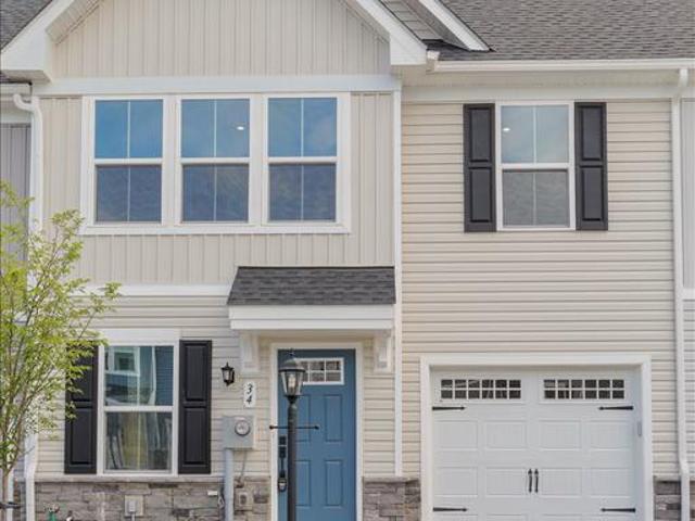 Townhouse for sale in Falling Waters, West Virginia