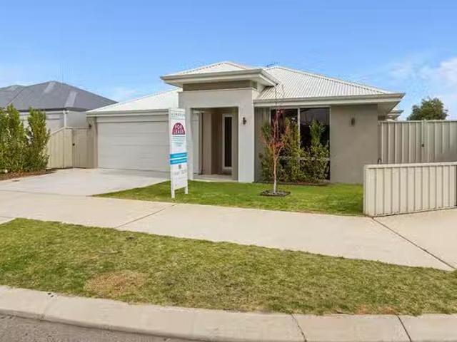 House for rent in Golden Bay