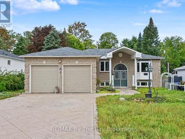 House for sale in Wasaga Beach, Central Ontario