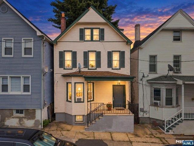 House for sale in Hudson, New Jersey