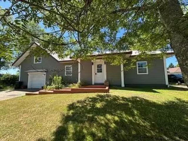 House for sale in Yarmouth, Nova Scotia