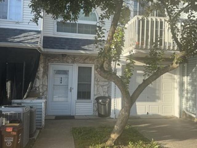 Townhouse for sale in Arverne, New York