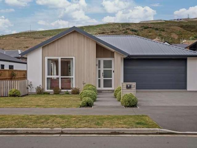 House for sale in Chaslands, Canterbury