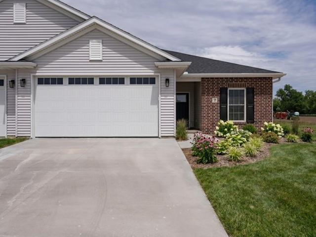 Townhouse for sale in Le Claire, Iowa