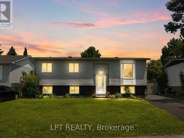 House for sale in Fringewood South, Ottawa
